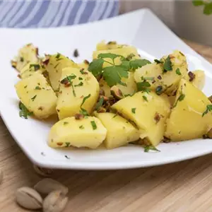 Petersilien-Kartoffeln mit Pistazien